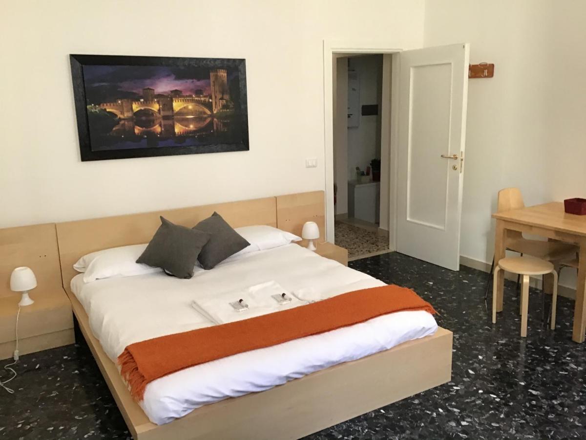 Appartement A Due Passi Da Giulietta-Casa Capuleti à Vérone Extérieur photo